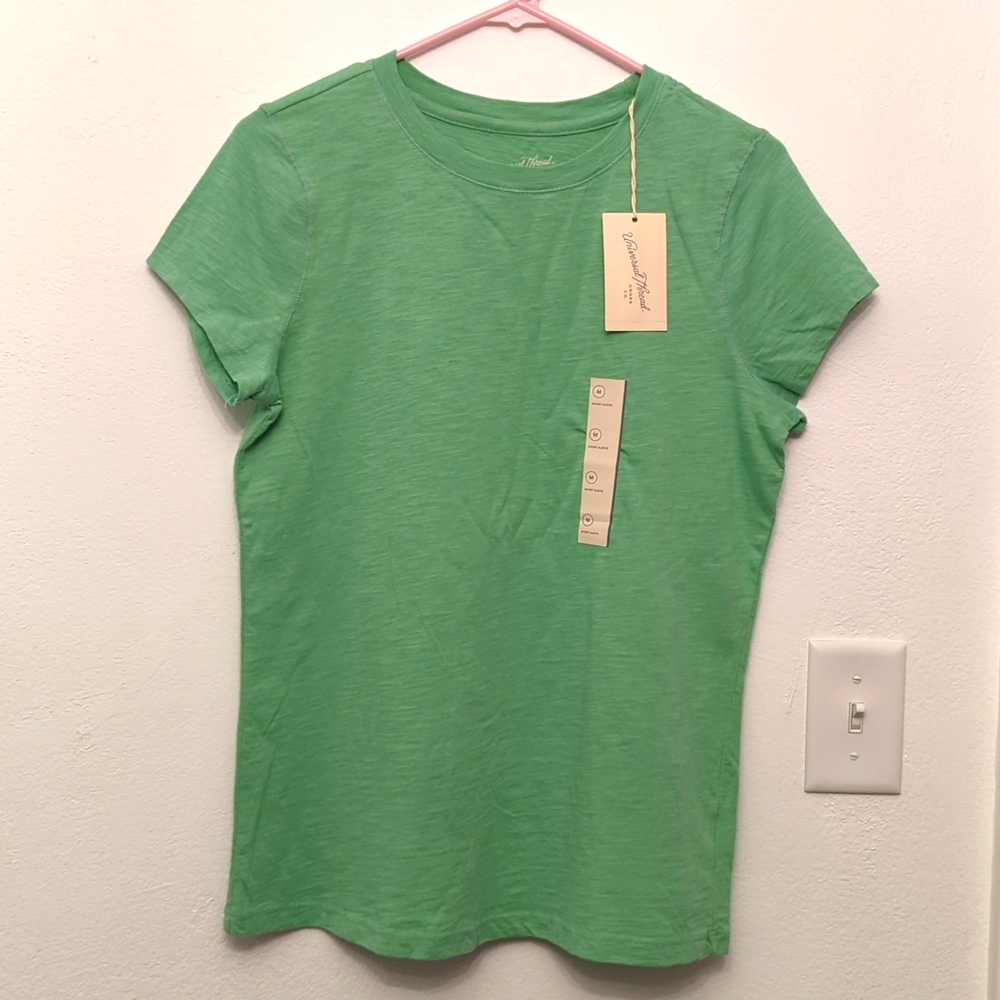 NWT Universal Thread Short Sleeve Tee